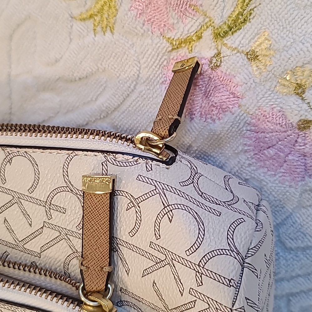 Backpack - Picture 9 of 9